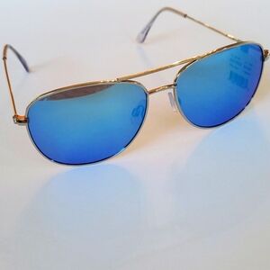 Blue lens aviator sunglasses